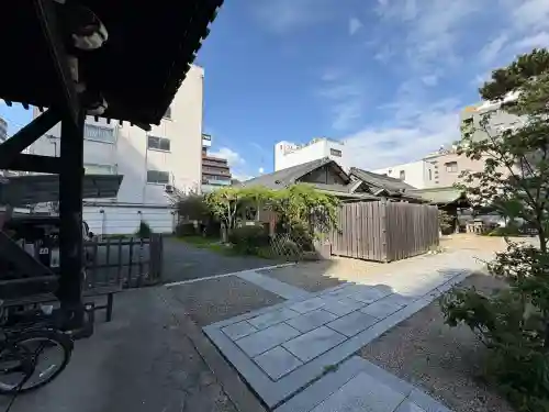 大福寺（浪華仮病院跡）の{uncategorized: "未分類", other: "その他", undefined: "問題あり", building: "その他建物", grave: "お墓", sacred_gate: "鳥居", guardian: "狛犬", statue: "像", buddha: "仏像", history: "歴史", nature: "自然", garden: "庭園", animal: "動物", pagoda: "塔", temizu: "手水舎", mountain_gate: "山門・神門", sanctuary: "本殿・本堂", subordinate: "末社・摂社", art: "芸術", scenery: "景色", jizo: "地蔵", ema: "絵馬", goshuin: "御朱印", omikuji: "おみくじ", items: "授与品その他", amulet: "お守り", goshuincho: "御朱印帳", eats: "食事", festival: "お祭り", votive_dance: "神楽", shichigosan: "七五三参", wedding: "結婚式", experience: "体験その他", initially: "初詣", around: "周辺", anti_infection: "感染症対策"}