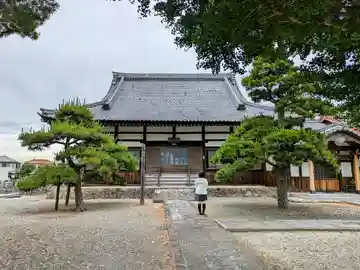 医王寺の本殿・本堂