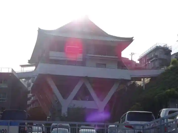 三宝寺の本殿・本堂