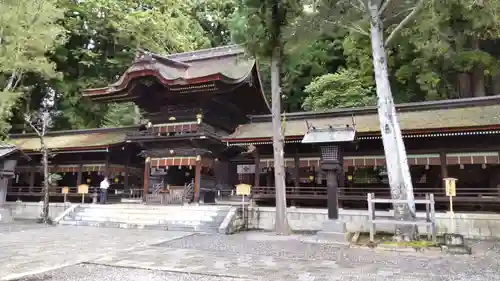 諏訪大社下社秋宮の本殿・本堂