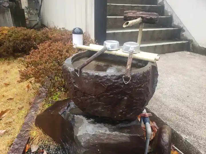 岩戸弘法弘峰寺の手水舎