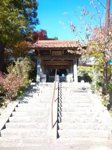 雲林寺の山門