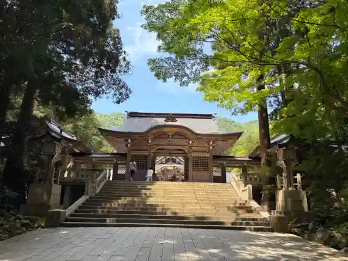 彌彦神社の{uncategorized: "未分類", other: "その他", undefined: "問題あり", building: "その他建物", grave: "お墓", sacred_gate: "鳥居", guardian: "狛犬", statue: "像", buddha: "仏像", history: "歴史", nature: "自然", garden: "庭園", animal: "動物", pagoda: "塔", temizu: "手水舎", mountain_gate: "山門・神門", sanctuary: "本殿・本堂", subordinate: "末社・摂社", art: "芸術", scenery: "景色", jizo: "地蔵", ema: "絵馬", goshuin: "御朱印", omikuji: "おみくじ", items: "授与品その他", amulet: "お守り", goshuincho: "御朱印帳", eats: "食事", festival: "お祭り", votive_dance: "神楽", shichigosan: "七五三参", wedding: "結婚式", experience: "体験その他", initially: "初詣", around: "周辺", anti_infection: "感染症対策"}