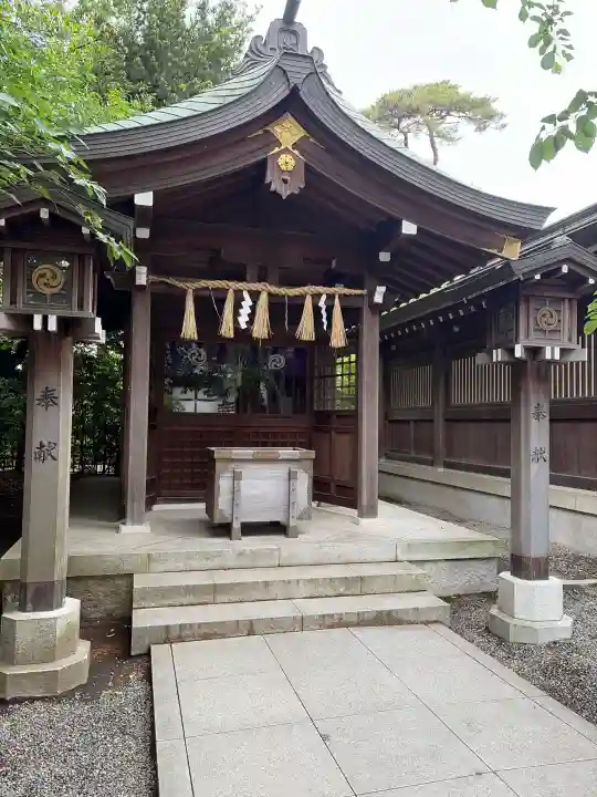 寒川神社の{uncategorized: "未分類", other: "その他", undefined: "問題あり", building: "その他建物", grave: "お墓", sacred_gate: "鳥居", guardian: "狛犬", statue: "像", buddha: "仏像", history: "歴史", nature: "自然", garden: "庭園", animal: "動物", pagoda: "塔", temizu: "手水舎", mountain_gate: "山門・神門", sanctuary: "本殿・本堂", subordinate: "末社・摂社", art: "芸術", scenery: "景色", jizo: "地蔵", ema: "絵馬", goshuin: "御朱印", omikuji: "おみくじ", items: "授与品その他", amulet: "お守り", goshuincho: "御朱印帳", eats: "食事", festival: "お祭り", votive_dance: "神楽", shichigosan: "七五三参", wedding: "結婚式", experience: "体験その他", initially: "初詣", around: "周辺", anti_infection: "感染症対策"}