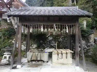 平岡八幡宮の手水舎