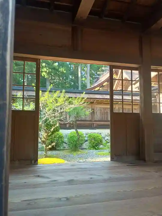 小國神社の本殿・本堂