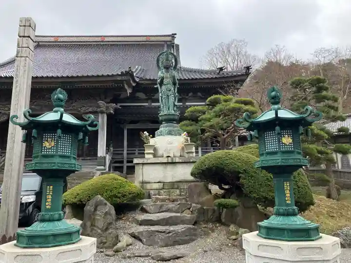 高龍寺の{uncategorized: "未分類", other: "その他", undefined: "問題あり", building: "その他建物", grave: "お墓", sacred_gate: "鳥居", guardian: "狛犬", statue: "像", buddha: "仏像", history: "歴史", nature: "自然", garden: "庭園", animal: "動物", pagoda: "塔", temizu: "手水舎", mountain_gate: "山門・神門", sanctuary: "本殿・本堂", subordinate: "末社・摂社", art: "芸術", scenery: "景色", jizo: "地蔵", ema: "絵馬", goshuin: "御朱印", omikuji: "おみくじ", items: "授与品その他", amulet: "お守り", goshuincho: "御朱印帳", eats: "食事", festival: "お祭り", votive_dance: "神楽", shichigosan: "七五三参", wedding: "結婚式", experience: "体験その他", initially: "初詣", around: "周辺", anti_infection: "感染症対策"}