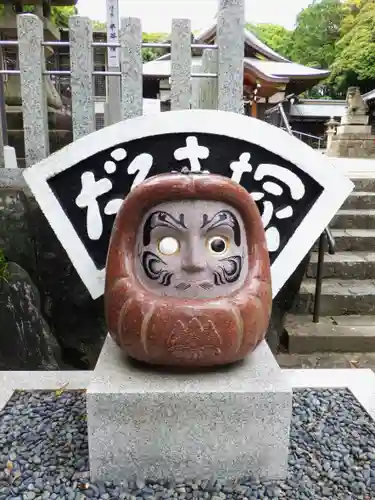 成海神社の像