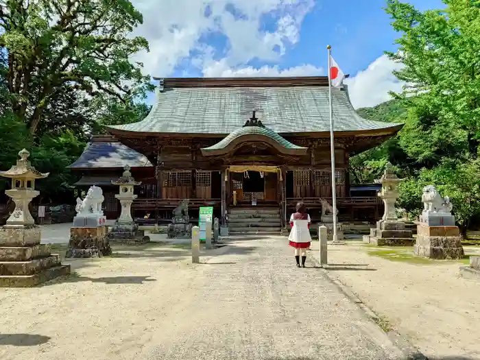 與止日女神社の本殿