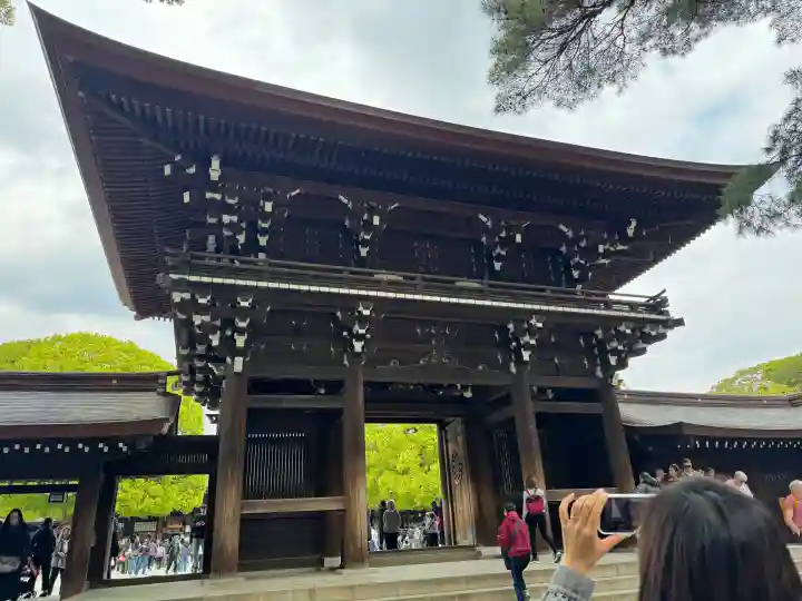 明治神宮の{uncategorized: "未分類", other: "その他", undefined: "問題あり", building: "その他建物", grave: "お墓", sacred_gate: "鳥居", guardian: "狛犬", statue: "像", buddha: "仏像", history: "歴史", nature: "自然", garden: "庭園", animal: "動物", pagoda: "塔", temizu: "手水舎", mountain_gate: "山門・神門", sanctuary: "本殿・本堂", subordinate: "末社・摂社", art: "芸術", scenery: "景色", jizo: "地蔵", ema: "絵馬", goshuin: "御朱印", omikuji: "おみくじ", items: "授与品その他", amulet: "お守り", goshuincho: "御朱印帳", eats: "食事", festival: "お祭り", votive_dance: "神楽", shichigosan: "七五三参", wedding: "結婚式", experience: "体験その他", initially: "初詣", around: "周辺", anti_infection: "感染症対策"}
