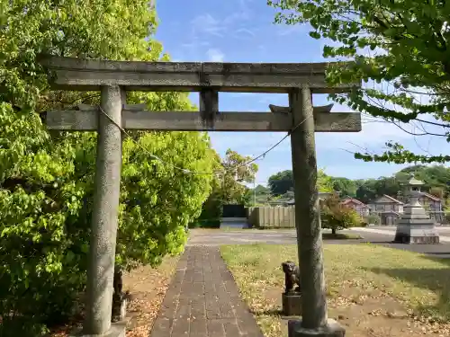 栗木御嶽神社の{uncategorized: "未分類", other: "その他", undefined: "問題あり", building: "その他建物", grave: "お墓", sacred_gate: "鳥居", guardian: "狛犬", statue: "像", buddha: "仏像", history: "歴史", nature: "自然", garden: "庭園", animal: "動物", pagoda: "塔", temizu: "手水舎", mountain_gate: "山門・神門", sanctuary: "本殿・本堂", subordinate: "末社・摂社", art: "芸術", scenery: "景色", jizo: "地蔵", ema: "絵馬", goshuin: "御朱印", omikuji: "おみくじ", items: "授与品その他", amulet: "お守り", goshuincho: "御朱印帳", eats: "食事", festival: "お祭り", votive_dance: "神楽", shichigosan: "七五三参", wedding: "結婚式", experience: "体験その他", initially: "初詣", around: "周辺", anti_infection: "感染症対策"}