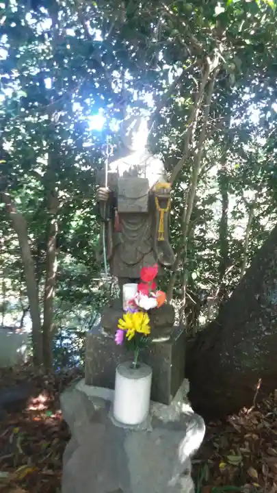 瑜珈稲荷神社の地蔵