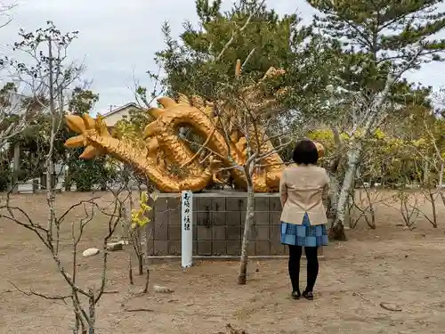 玉崎神社の像