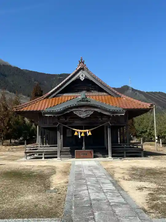 大森八幡神社の{uncategorized: "未分類", other: "その他", undefined: "問題あり", building: "その他建物", grave: "お墓", sacred_gate: "鳥居", guardian: "狛犬", statue: "像", buddha: "仏像", history: "歴史", nature: "自然", garden: "庭園", animal: "動物", pagoda: "塔", temizu: "手水舎", mountain_gate: "山門・神門", sanctuary: "本殿・本堂", subordinate: "末社・摂社", art: "芸術", scenery: "景色", jizo: "地蔵", ema: "絵馬", goshuin: "御朱印", omikuji: "おみくじ", items: "授与品その他", amulet: "お守り", goshuincho: "御朱印帳", eats: "食事", festival: "お祭り", votive_dance: "神楽", shichigosan: "七五三参", wedding: "結婚式", experience: "体験その他", initially: "初詣", around: "周辺", anti_infection: "感染症対策"}