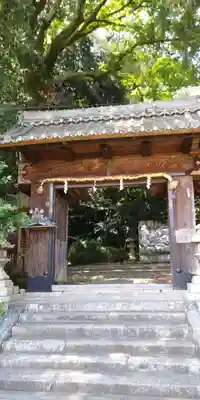 鳥居川御霊神社の山門・神門