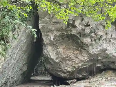 斎場御嶽の{uncategorized: "未分類", other: "その他", undefined: "問題あり", building: "その他建物", grave: "お墓", sacred_gate: "鳥居", guardian: "狛犬", statue: "像", buddha: "仏像", history: "歴史", nature: "自然", garden: "庭園", animal: "動物", pagoda: "塔", temizu: "手水舎", mountain_gate: "山門・神門", sanctuary: "本殿・本堂", subordinate: "末社・摂社", art: "芸術", scenery: "景色", jizo: "地蔵", ema: "絵馬", goshuin: "御朱印", omikuji: "おみくじ", items: "授与品その他", amulet: "お守り", goshuincho: "御朱印帳", eats: "食事", festival: "お祭り", votive_dance: "神楽", shichigosan: "七五三参", wedding: "結婚式", experience: "体験その他", initially: "初詣", around: "周辺", anti_infection: "感染症対策"}