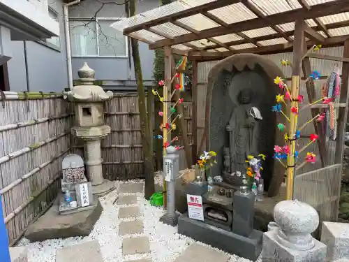 成田山川越別院の{uncategorized: "未分類", other: "その他", undefined: "問題あり", building: "その他建物", grave: "お墓", sacred_gate: "鳥居", guardian: "狛犬", statue: "像", buddha: "仏像", history: "歴史", nature: "自然", garden: "庭園", animal: "動物", pagoda: "塔", temizu: "手水舎", mountain_gate: "山門・神門", sanctuary: "本殿・本堂", subordinate: "末社・摂社", art: "芸術", scenery: "景色", jizo: "地蔵", ema: "絵馬", goshuin: "御朱印", omikuji: "おみくじ", items: "授与品その他", amulet: "お守り", goshuincho: "御朱印帳", eats: "食事", festival: "お祭り", votive_dance: "神楽", shichigosan: "七五三参", wedding: "結婚式", experience: "体験その他", initially: "初詣", around: "周辺", anti_infection: "感染症対策"}