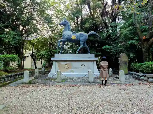 伊多波刀神社の像