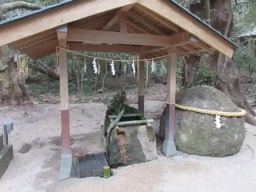 花窟神社の手水舎