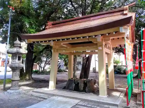 六所神社の手水舎