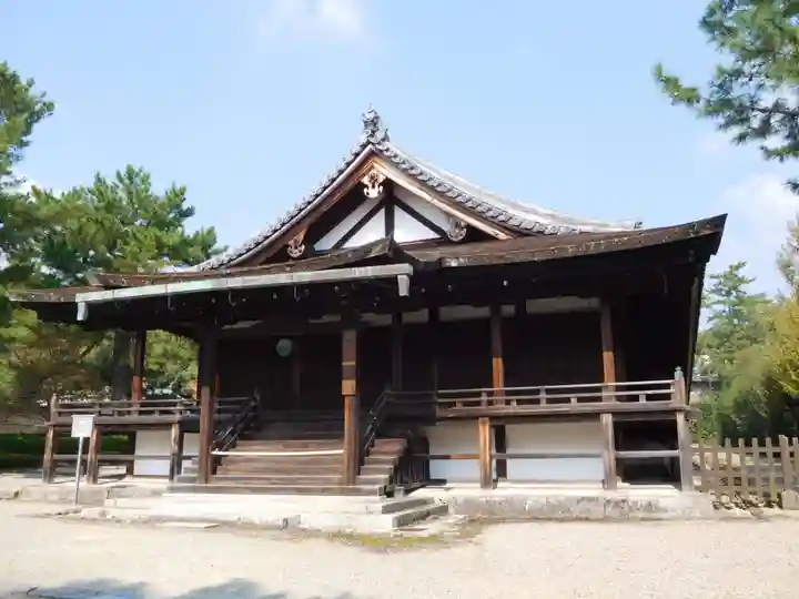法隆寺の本殿・本堂