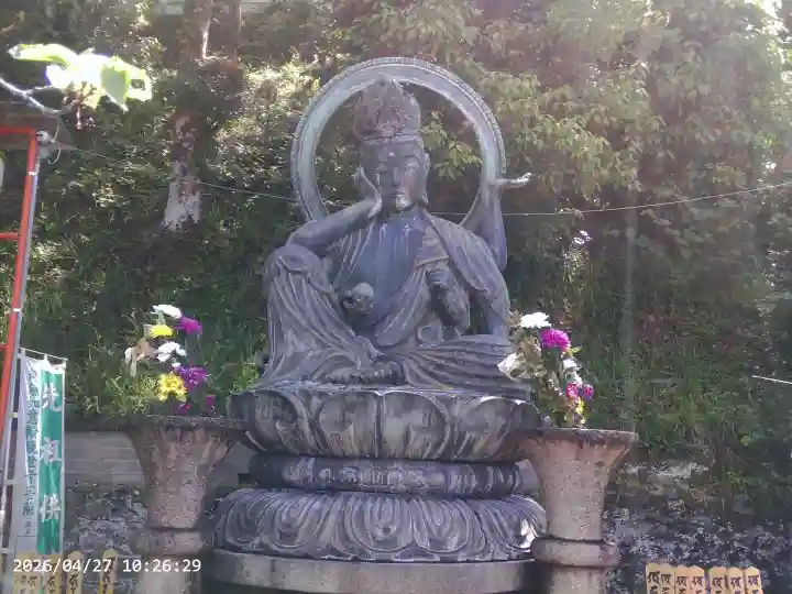 金剛宝寺(紀三井寺)の{uncategorized: "未分類", other: "その他", undefined: "問題あり", building: "その他建物", grave: "お墓", sacred_gate: "鳥居", guardian: "狛犬", statue: "像", buddha: "仏像", history: "歴史", nature: "自然", garden: "庭園", animal: "動物", pagoda: "塔", temizu: "手水舎", mountain_gate: "山門・神門", sanctuary: "本殿・本堂", subordinate: "末社・摂社", art: "芸術", scenery: "景色", jizo: "地蔵", ema: "絵馬", goshuin: "御朱印", omikuji: "おみくじ", items: "授与品その他", amulet: "お守り", goshuincho: "御朱印帳", eats: "食事", festival: "お祭り", votive_dance: "神楽", shichigosan: "七五三参", wedding: "結婚式", experience: "体験その他", initially: "初詣", around: "周辺", anti_infection: "感染症対策"}