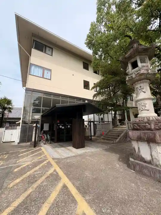深川神社の{uncategorized: "未分類", other: "その他", undefined: "問題あり", building: "その他建物", grave: "お墓", sacred_gate: "鳥居", guardian: "狛犬", statue: "像", buddha: "仏像", history: "歴史", nature: "自然", garden: "庭園", animal: "動物", pagoda: "塔", temizu: "手水舎", mountain_gate: "山門・神門", sanctuary: "本殿・本堂", subordinate: "末社・摂社", art: "芸術", scenery: "景色", jizo: "地蔵", ema: "絵馬", goshuin: "御朱印", omikuji: "おみくじ", items: "授与品その他", amulet: "お守り", goshuincho: "御朱印帳", eats: "食事", festival: "お祭り", votive_dance: "神楽", shichigosan: "七五三参", wedding: "結婚式", experience: "体験その他", initially: "初詣", around: "周辺", anti_infection: "感染症対策"}