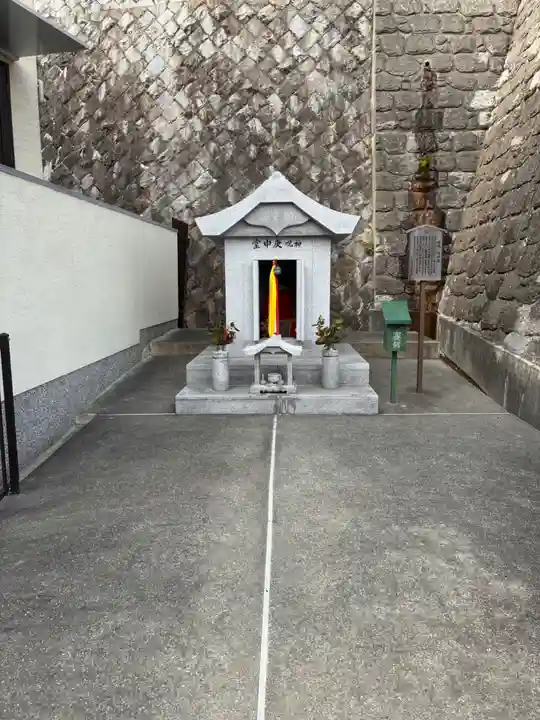 神呪庚申堂の本殿・本堂