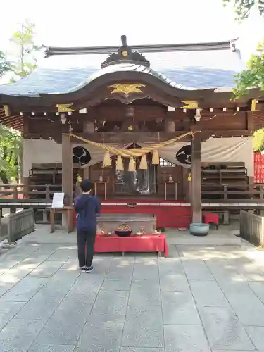 草加神社の本殿