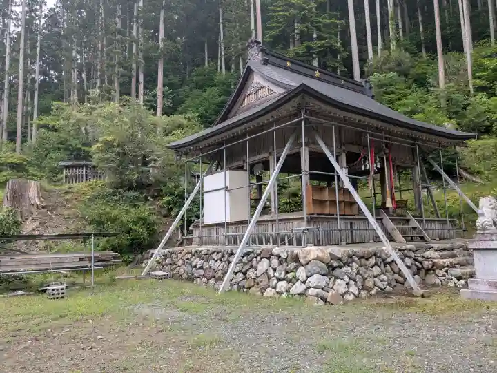 横山神社の{uncategorized: "未分類", other: "その他", undefined: "問題あり", building: "その他建物", grave: "お墓", sacred_gate: "鳥居", guardian: "狛犬", statue: "像", buddha: "仏像", history: "歴史", nature: "自然", garden: "庭園", animal: "動物", pagoda: "塔", temizu: "手水舎", mountain_gate: "山門・神門", sanctuary: "本殿・本堂", subordinate: "末社・摂社", art: "芸術", scenery: "景色", jizo: "地蔵", ema: "絵馬", goshuin: "御朱印", omikuji: "おみくじ", items: "授与品その他", amulet: "お守り", goshuincho: "御朱印帳", eats: "食事", festival: "お祭り", votive_dance: "神楽", shichigosan: "七五三参", wedding: "結婚式", experience: "体験その他", initially: "初詣", around: "周辺", anti_infection: "感染症対策"}