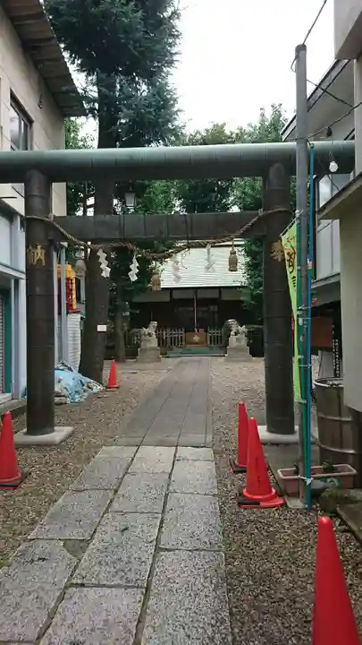 諏訪神社の鳥居