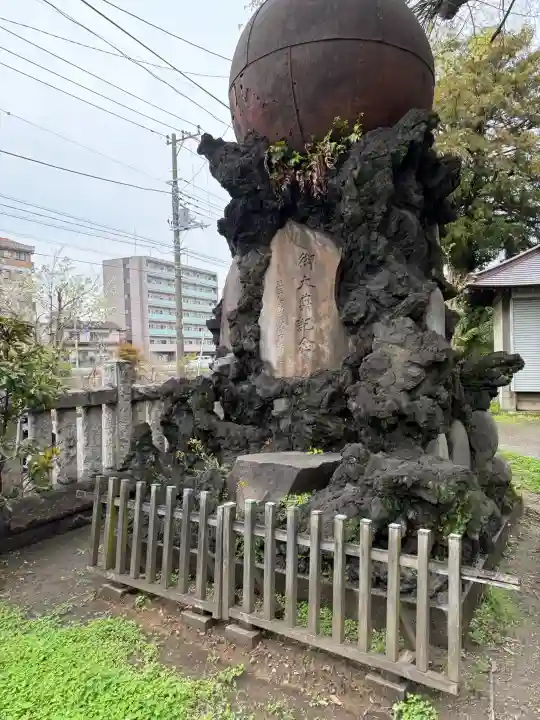 八幡橋八幡神社の{uncategorized: "未分類", other: "その他", undefined: "問題あり", building: "その他建物", grave: "お墓", sacred_gate: "鳥居", guardian: "狛犬", statue: "像", buddha: "仏像", history: "歴史", nature: "自然", garden: "庭園", animal: "動物", pagoda: "塔", temizu: "手水舎", mountain_gate: "山門・神門", sanctuary: "本殿・本堂", subordinate: "末社・摂社", art: "芸術", scenery: "景色", jizo: "地蔵", ema: "絵馬", goshuin: "御朱印", omikuji: "おみくじ", items: "授与品その他", amulet: "お守り", goshuincho: "御朱印帳", eats: "食事", festival: "お祭り", votive_dance: "神楽", shichigosan: "七五三参", wedding: "結婚式", experience: "体験その他", initially: "初詣", around: "周辺", anti_infection: "感染症対策"}
