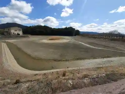 箸墓古墳(倭迹迹日百襲姫命 大市墓)の{uncategorized: "未分類", other: "その他", undefined: "問題あり", building: "その他建物", grave: "お墓", sacred_gate: "鳥居", guardian: "狛犬", statue: "像", buddha: "仏像", history: "歴史", nature: "自然", garden: "庭園", animal: "動物", pagoda: "塔", temizu: "手水舎", mountain_gate: "山門・神門", sanctuary: "本殿・本堂", subordinate: "末社・摂社", art: "芸術", scenery: "景色", jizo: "地蔵", ema: "絵馬", goshuin: "御朱印", omikuji: "おみくじ", items: "授与品その他", amulet: "お守り", goshuincho: "御朱印帳", eats: "食事", festival: "お祭り", votive_dance: "神楽", shichigosan: "七五三参", wedding: "結婚式", experience: "体験その他", initially: "初詣", around: "周辺", anti_infection: "感染症対策"}