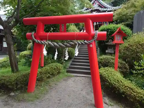 冠稲荷神社の末社