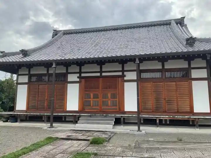 遍照寺の本殿・本堂