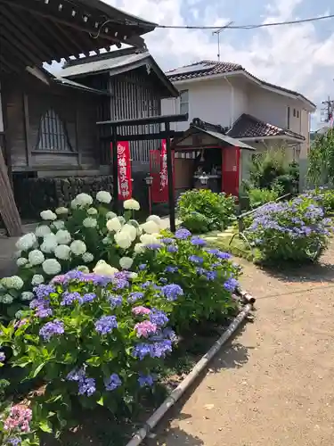 日吉八王子神社の庭園
