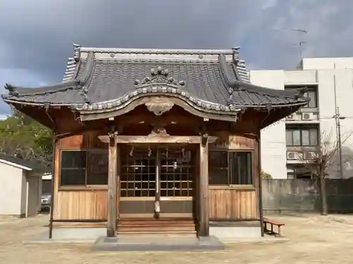 柳神社の本殿