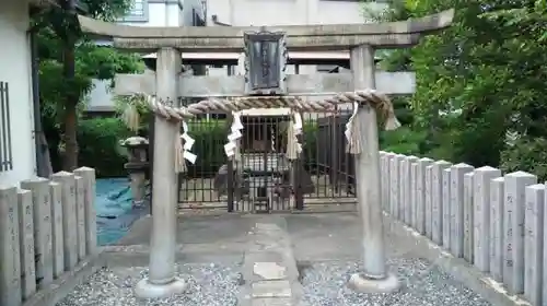 阿遅速雄神社の鳥居