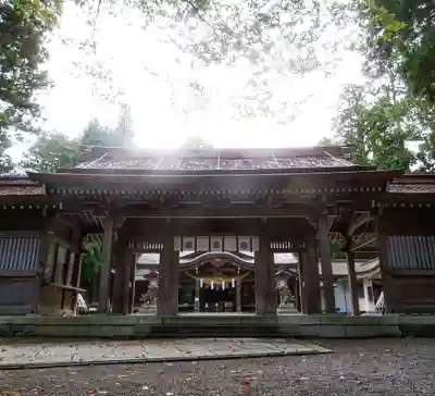 白山比咩神社の山門・神門