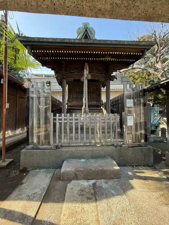 鮫州八幡神社の{uncategorized: "未分類", other: "その他", undefined: "問題あり", building: "その他建物", grave: "お墓", sacred_gate: "鳥居", guardian: "狛犬", statue: "像", buddha: "仏像", history: "歴史", nature: "自然", garden: "庭園", animal: "動物", pagoda: "塔", temizu: "手水舎", mountain_gate: "山門・神門", sanctuary: "本殿・本堂", subordinate: "末社・摂社", art: "芸術", scenery: "景色", jizo: "地蔵", ema: "絵馬", goshuin: "御朱印", omikuji: "おみくじ", items: "授与品その他", amulet: "お守り", goshuincho: "御朱印帳", eats: "食事", festival: "お祭り", votive_dance: "神楽", shichigosan: "七五三参", wedding: "結婚式", experience: "体験その他", initially: "初詣", around: "周辺", anti_infection: "感染症対策"}