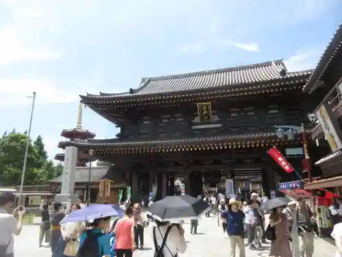 川崎大師（平間寺）の山門