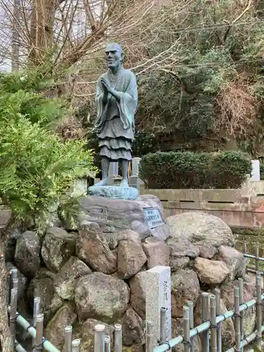 光触寺の像