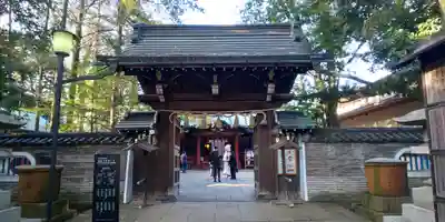 赤坂氷川神社の山門・神門