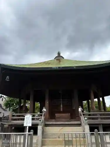 長光寺の{uncategorized: "未分類", other: "その他", undefined: "問題あり", building: "その他建物", grave: "お墓", sacred_gate: "鳥居", guardian: "狛犬", statue: "像", buddha: "仏像", history: "歴史", nature: "自然", garden: "庭園", animal: "動物", pagoda: "塔", temizu: "手水舎", mountain_gate: "山門・神門", sanctuary: "本殿・本堂", subordinate: "末社・摂社", art: "芸術", scenery: "景色", jizo: "地蔵", ema: "絵馬", goshuin: "御朱印", omikuji: "おみくじ", items: "授与品その他", amulet: "お守り", goshuincho: "御朱印帳", eats: "食事", festival: "お祭り", votive_dance: "神楽", shichigosan: "七五三参", wedding: "結婚式", experience: "体験その他", initially: "初詣", around: "周辺", anti_infection: "感染症対策"}