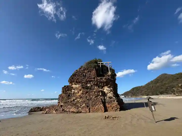 稲佐の浜 弁天島(島根県)