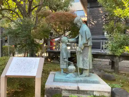 乃木神社の像