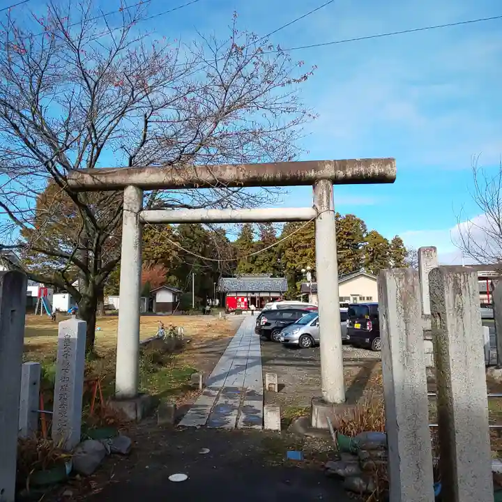 神明宮 (芋森神社)の鳥居