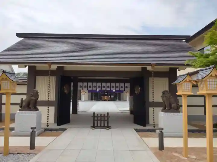 千葉縣護國神社の山門・神門