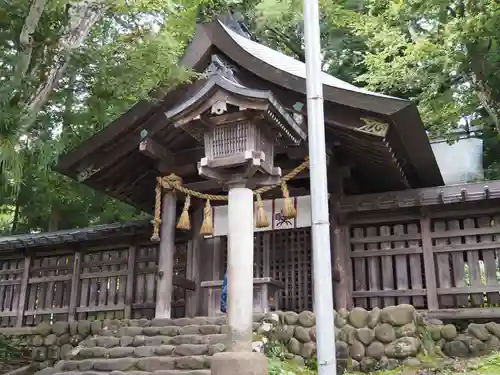 諏訪大社上社前宮の本殿・本堂