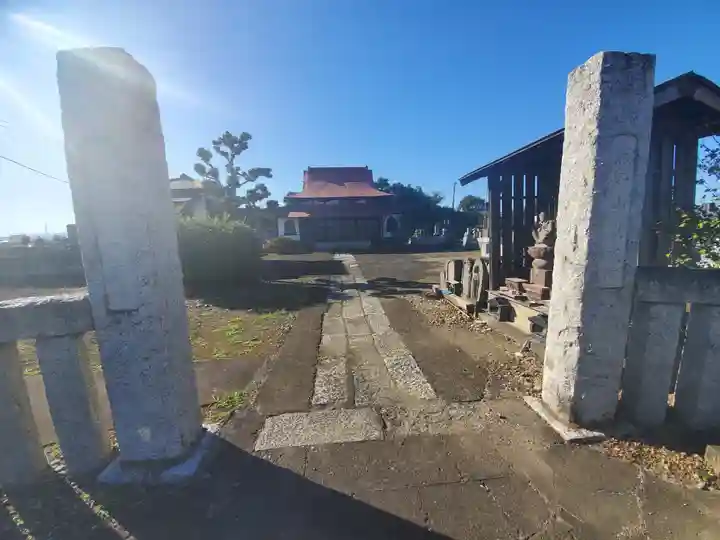 泉蔵院の山門・神門